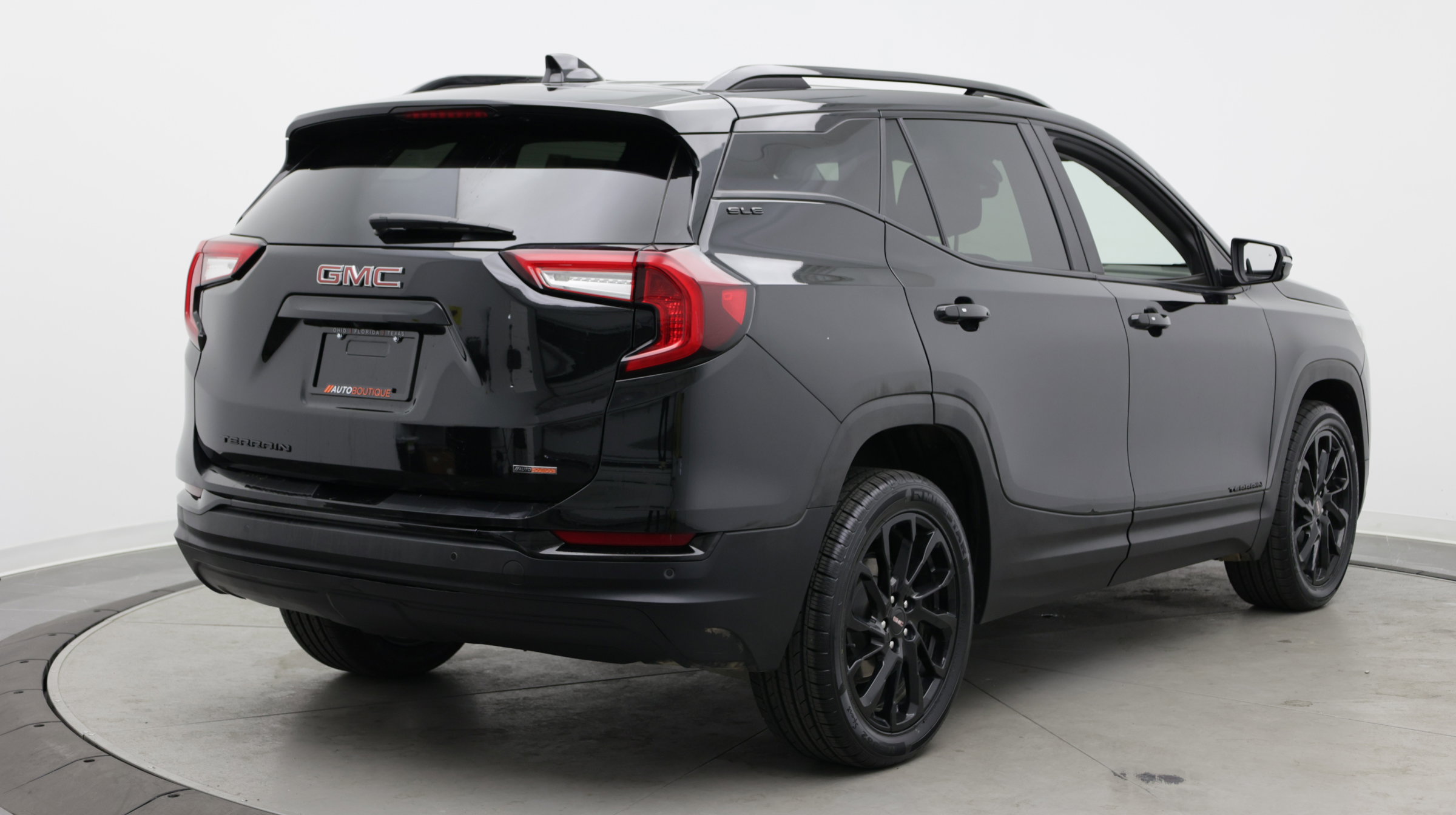 Used 2024 GMC Terrain SLE w/ Elevation Edition FWD image 7