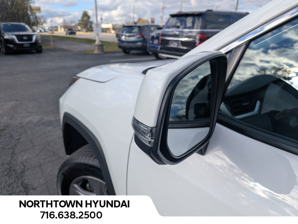 Used 2025 Toyota RAV4 XLE image 39