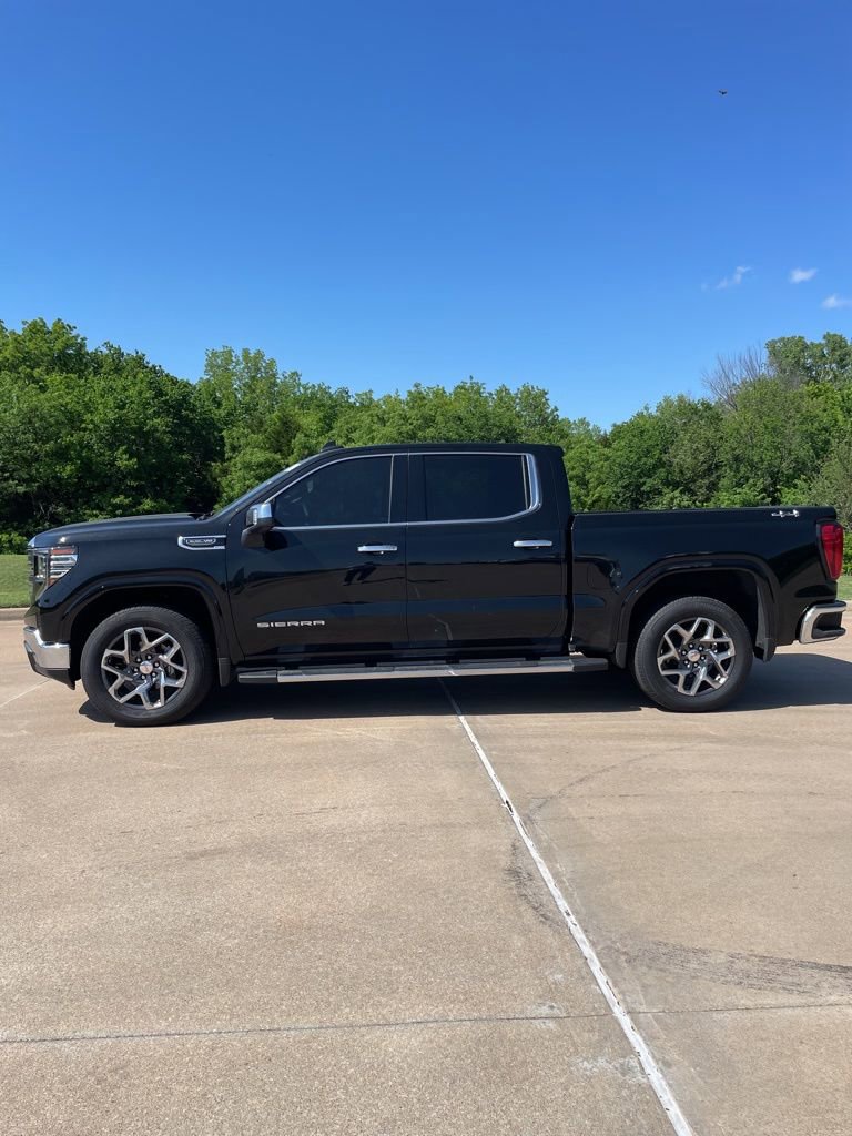 Used 2025 GMC Sierra 1500 SLT w/ SLT Premium Package AWD/4WD image 2