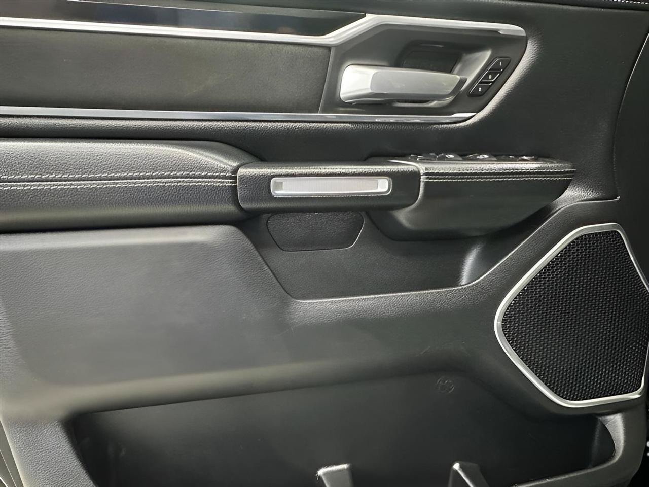 Used 2020 RAM 1500 Laramie w/ Sport Appearance Package AWD/4WD image 9