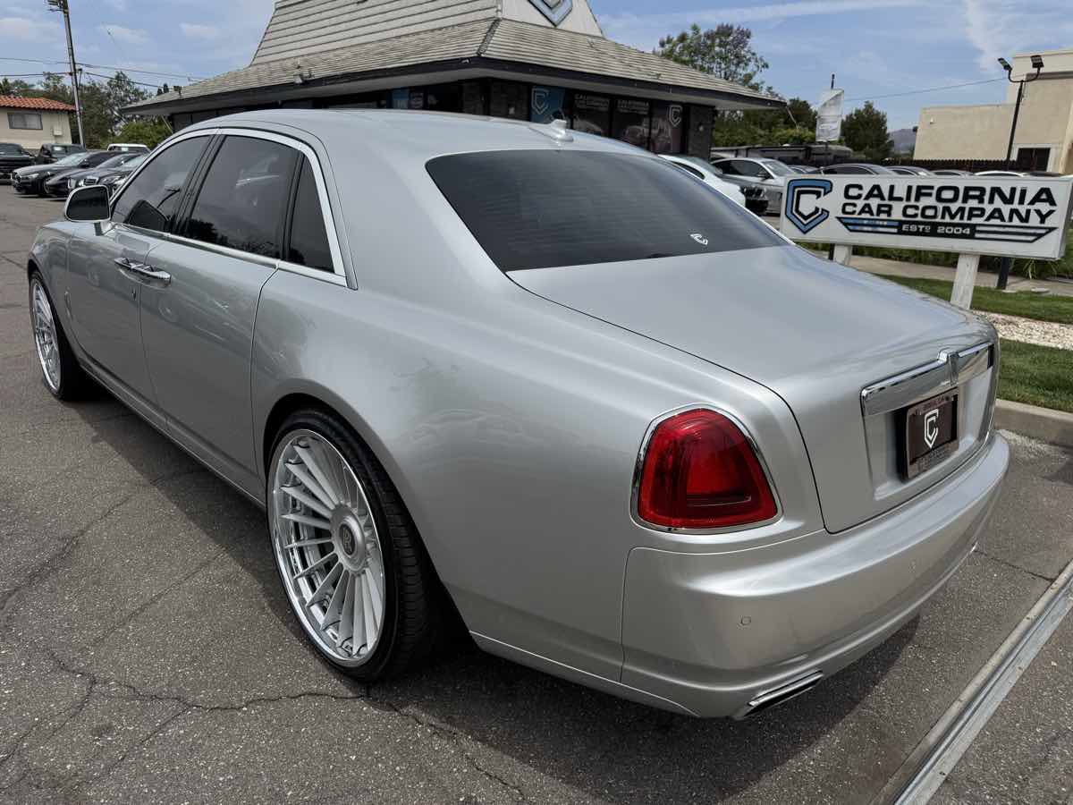 Used 2014 Rolls-Royce Ghost RWD image 3