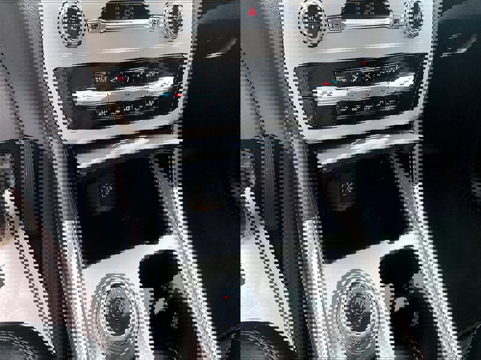 Used 2023 Ford Explorer XLT w/ Equipment Group 202A image 26