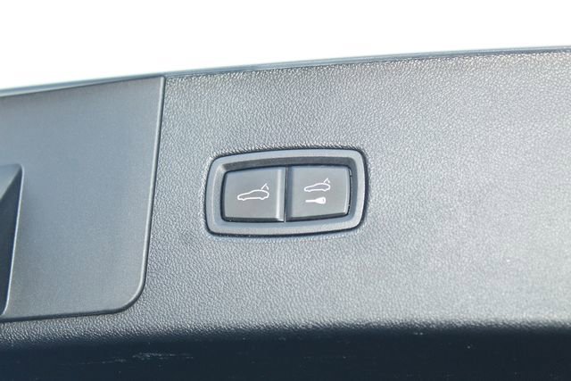 Certified 2023 Porsche Cayenne Platinum Edition image 13