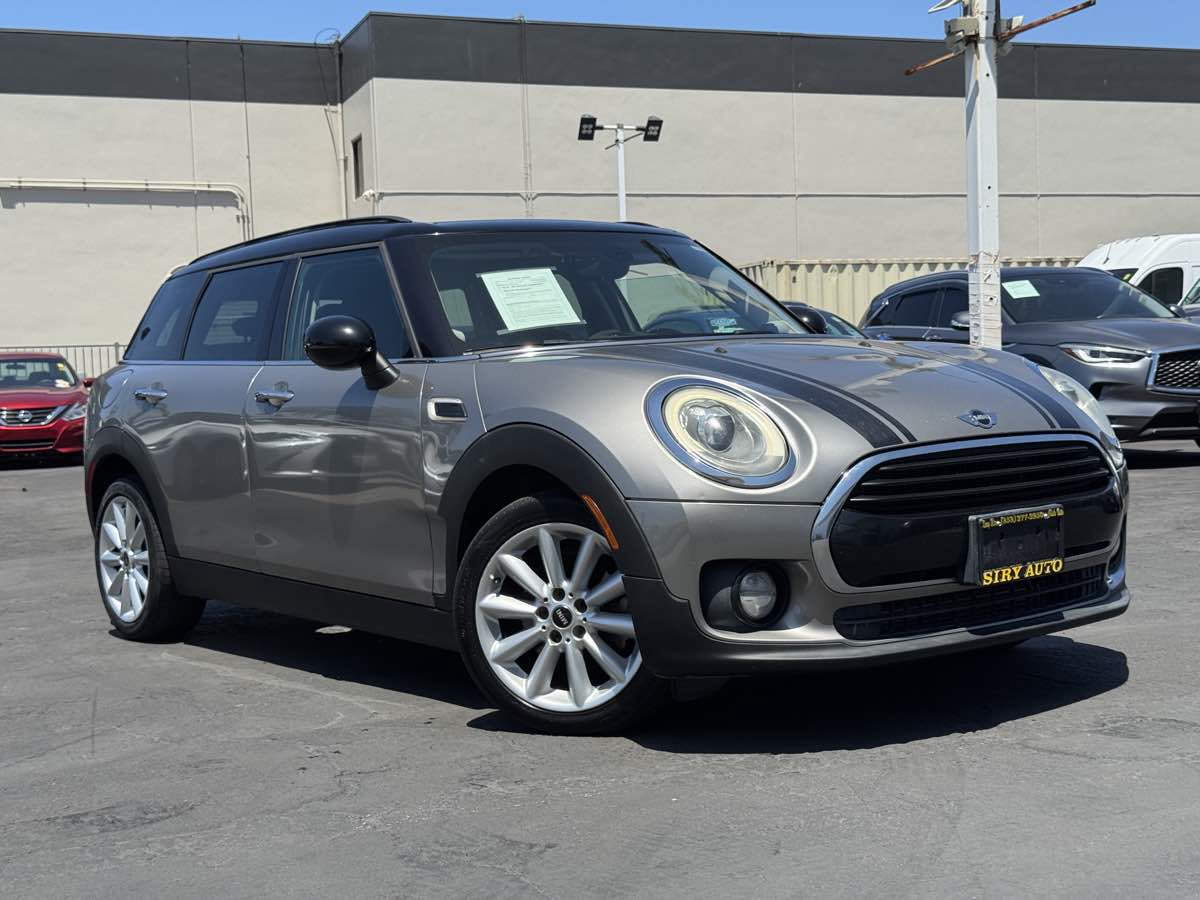 Used 2016 MINI Cooper Clubman FWD image 2