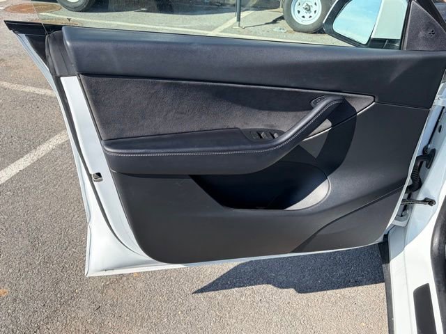 Used 2022 Tesla Model Y Performance image 13