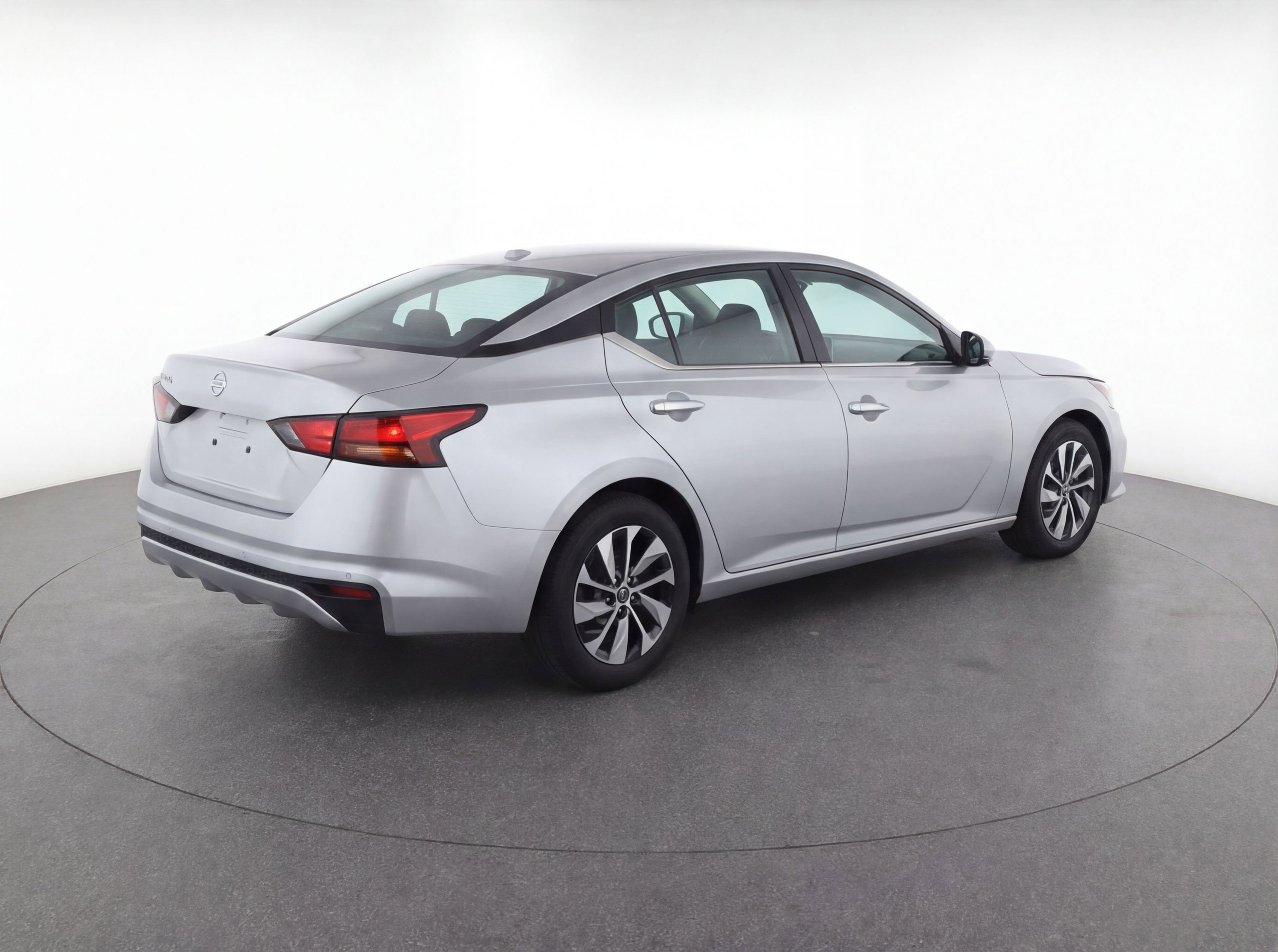 Used 2023 Nissan Altima 2.5 S FWD image 9