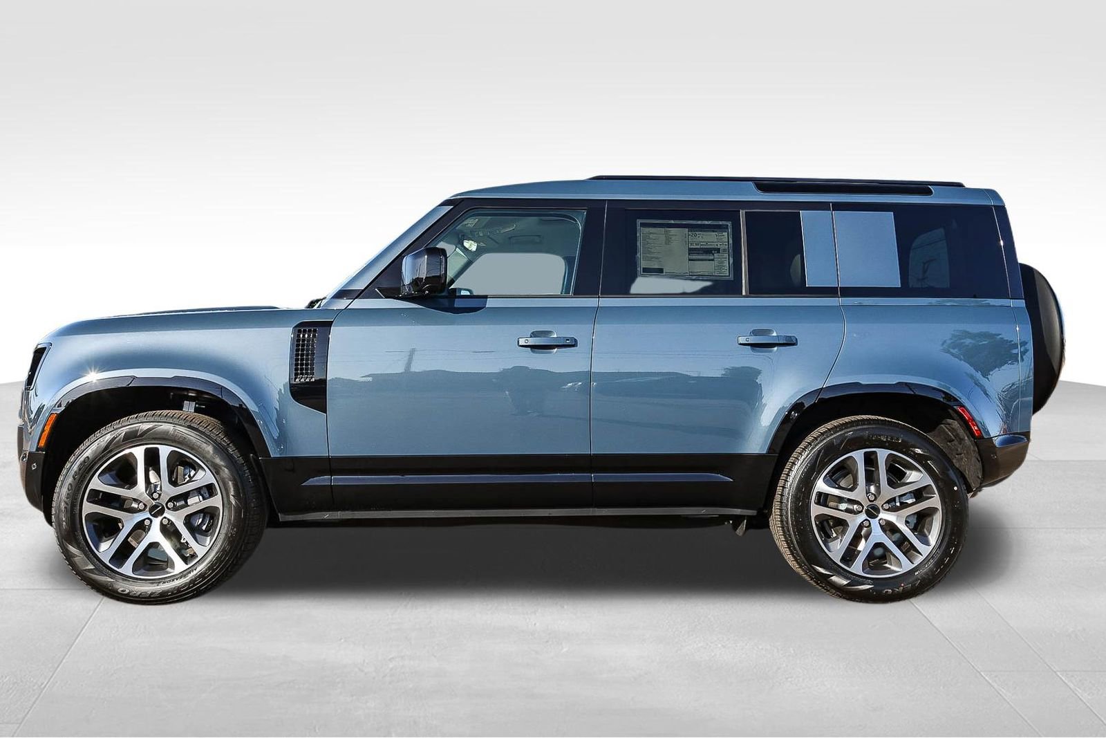New 2026 Land Rover Defender 110 X-Dynamic SE AWD/4WD image 8