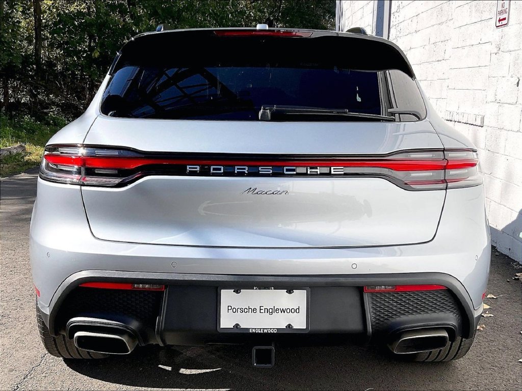 Certified 2023 Porsche Macan AWD/4WD image 9