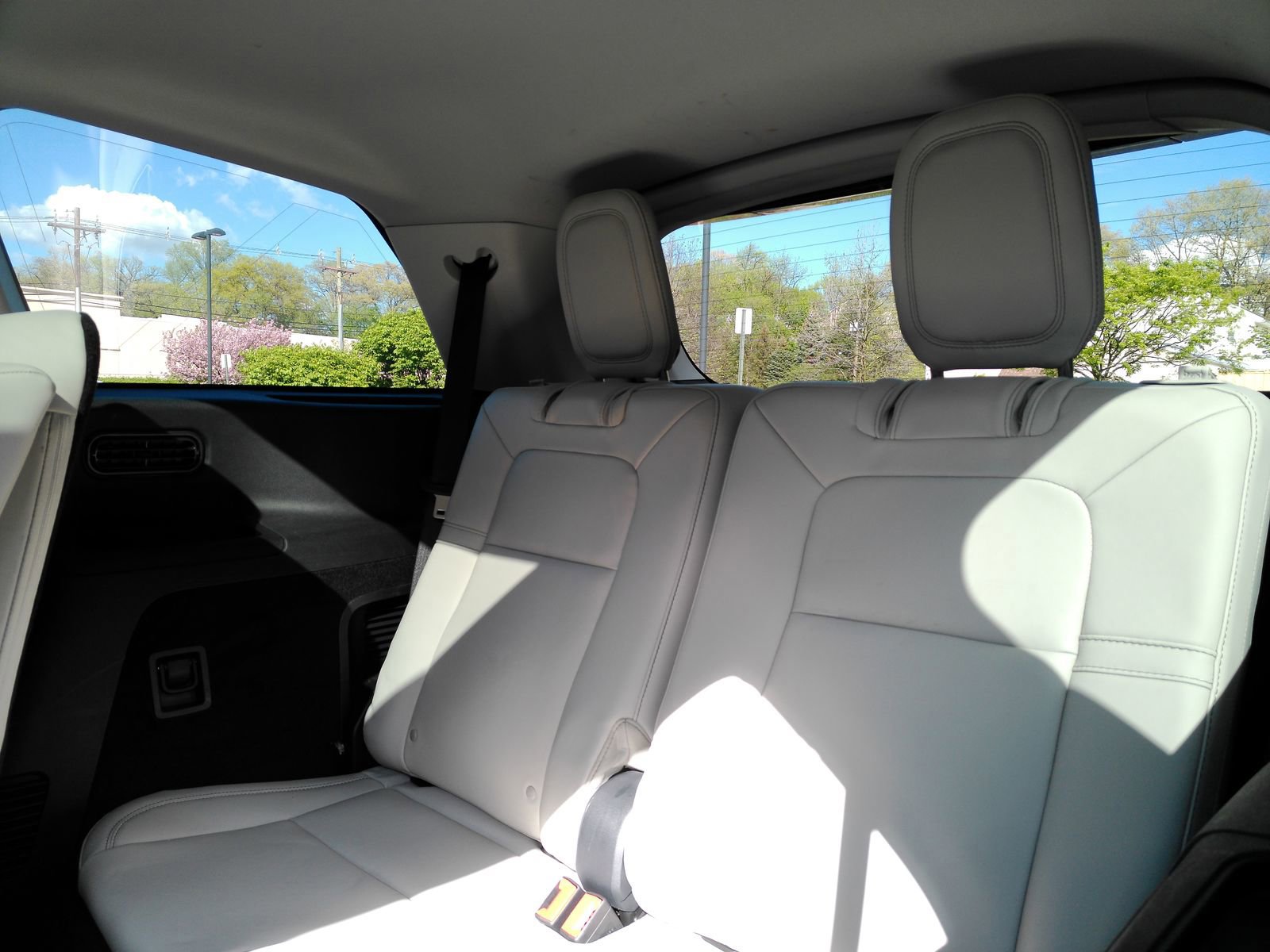 Used 2025 Lincoln Aviator AWD w/ Equipment Group 101A image 16