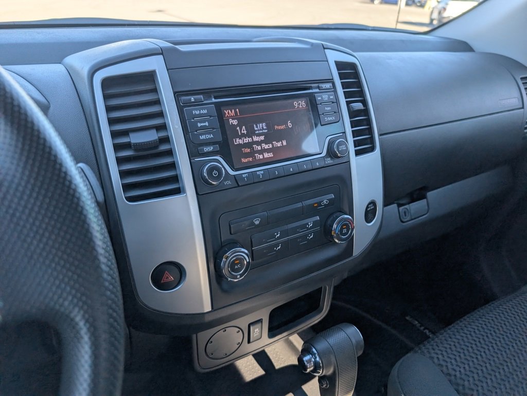 Used 2015 Nissan Frontier SV image 17