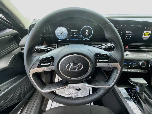 Used 2023 Hyundai Elantra SEL w/ Convenience Package FWD image 12