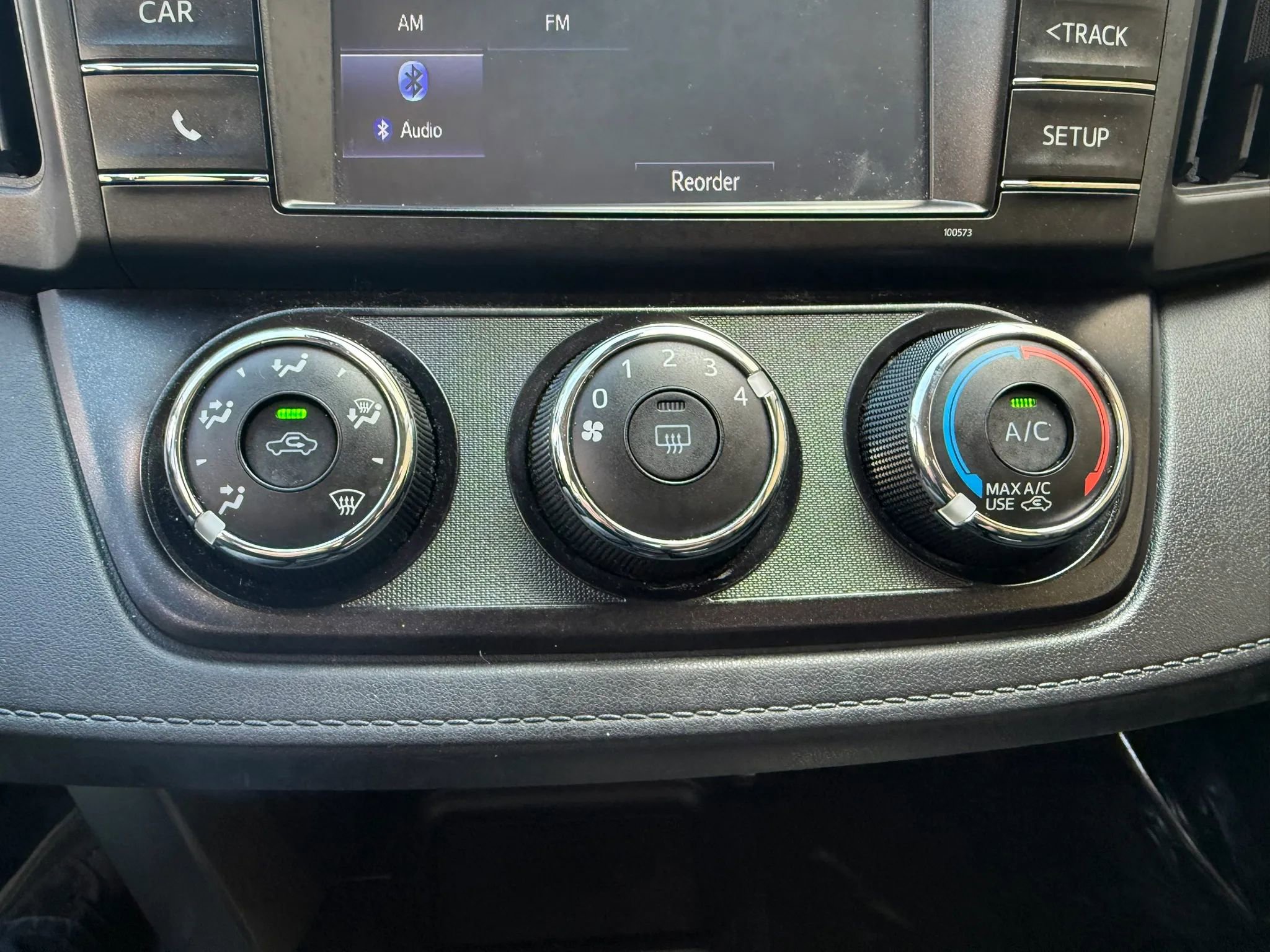 Used 2017 Toyota RAV4 LE FWD image 17