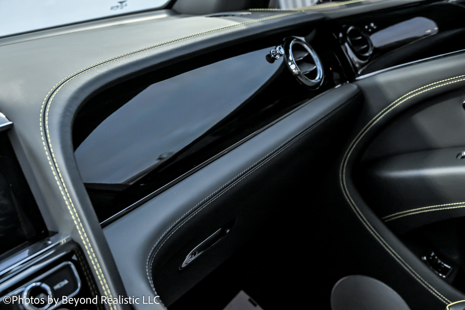 Certified 2023 Bentley Bentayga Extended Wheelbase image 51