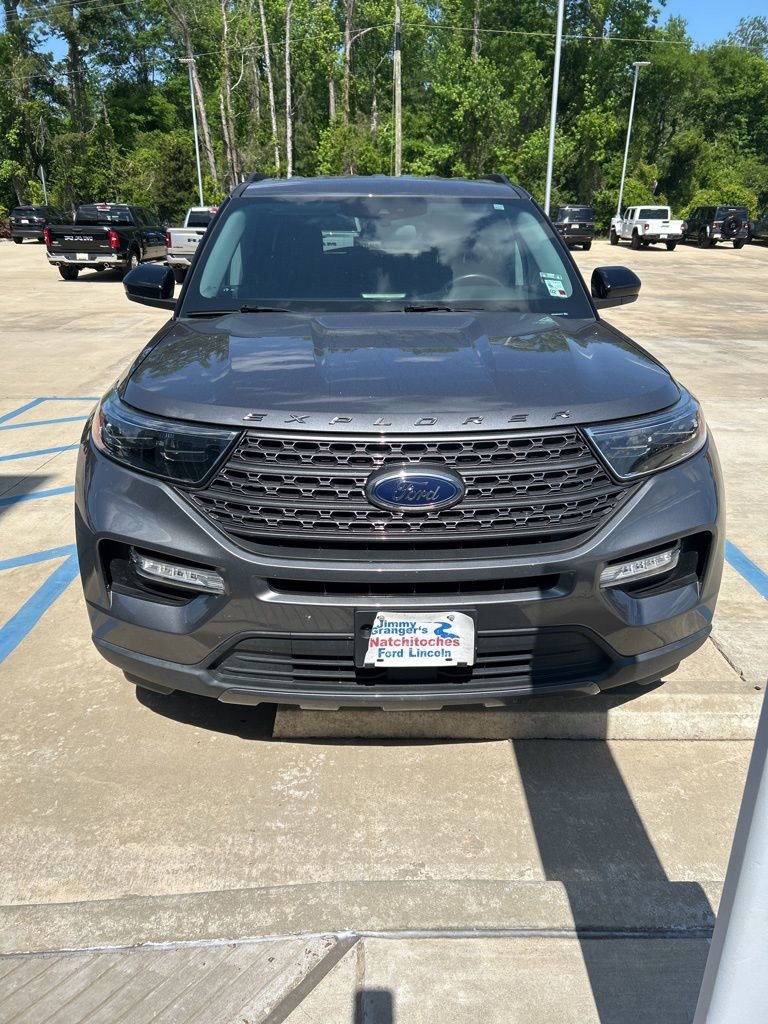 Used 2023 Ford Explorer XLT w/ Equipment Group 202A image 2