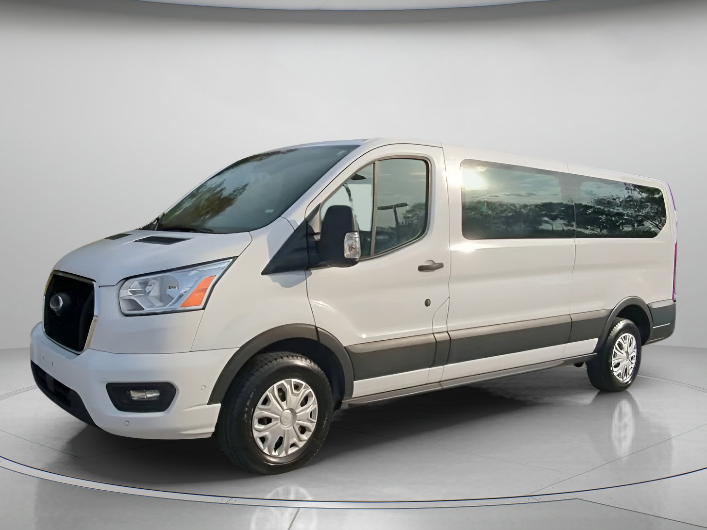 Certified 2022 Ford Transit 350 XLT image 12