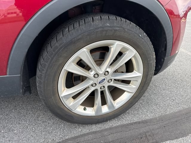 Used 2019 Ford Explorer XLT w/ Equipment Group 202A AWD/4WD image 11