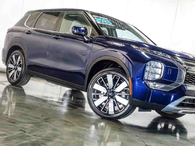 Used 2025 Mitsubishi Outlander SE AWD/4WD image 5