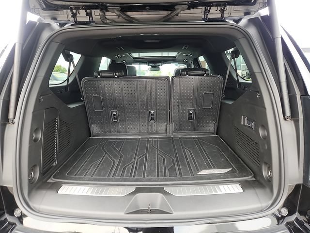 Used 2025 Chevrolet Suburban RST w/ Comfort Package AWD/4WD image 30