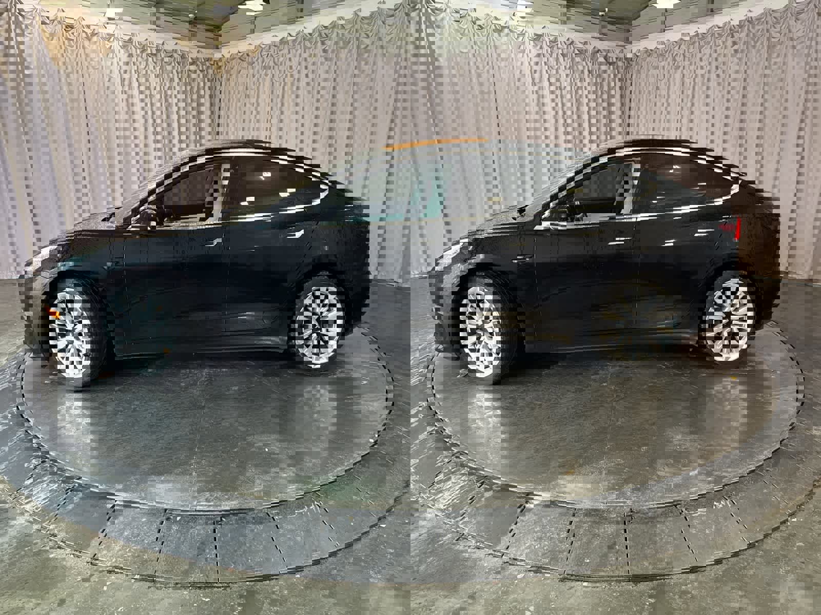 Used 2018 Tesla Model 3 Mid Range image 8