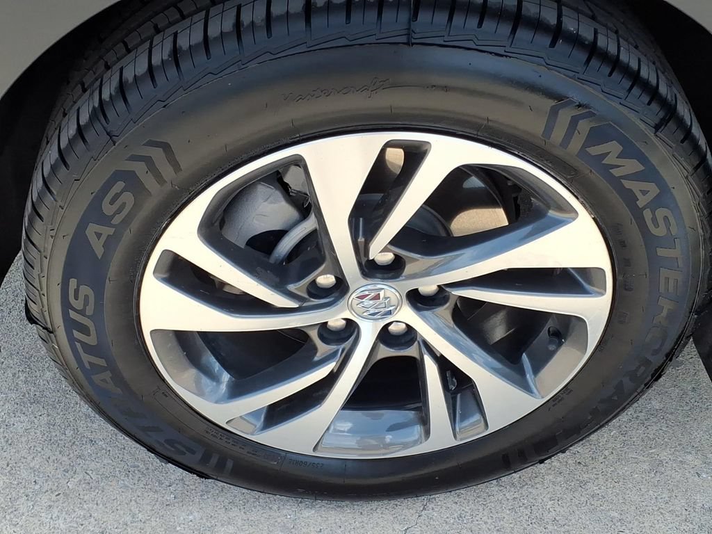 Used 2022 Buick Envision Essence w/ Technology Package I FWD image 9