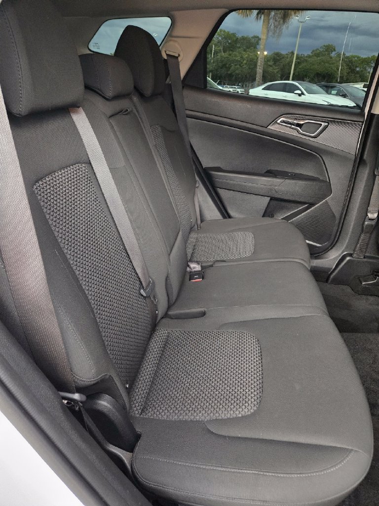 Used 2025 Kia Sportage LX AWD/4WD image 44