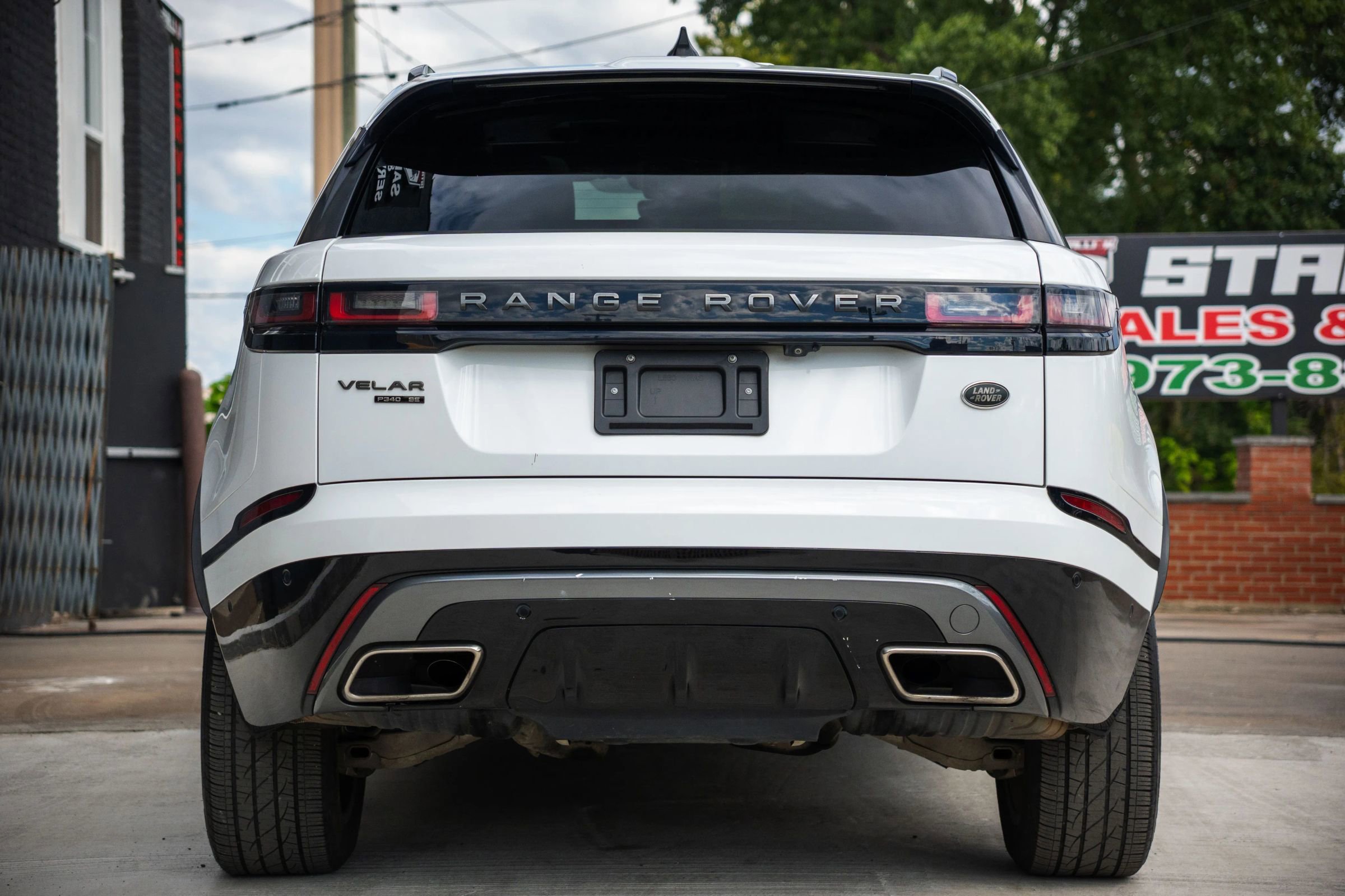 Used 2019 Land Rover Range Rover Velar R-Dynamic SE image 3