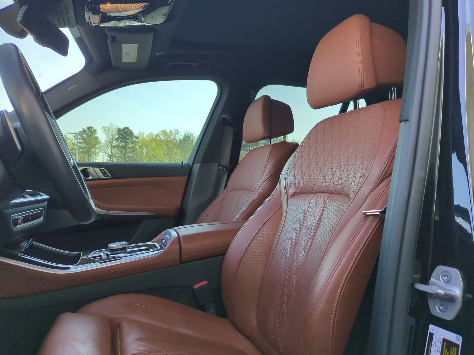 Used 2025 BMW X5 xDrive40i w/ M Sport Package image 16