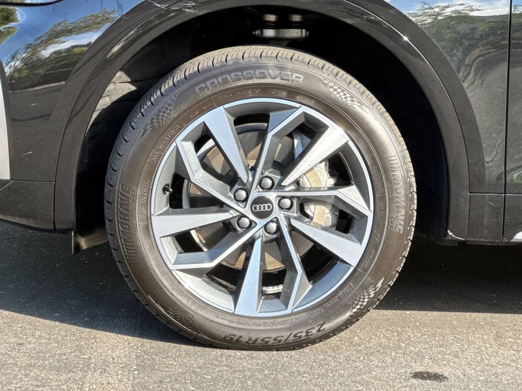 Used 2023 Audi Q5 2.0T Premium Plus w/ Premium Plus Package AWD/4WD image 39