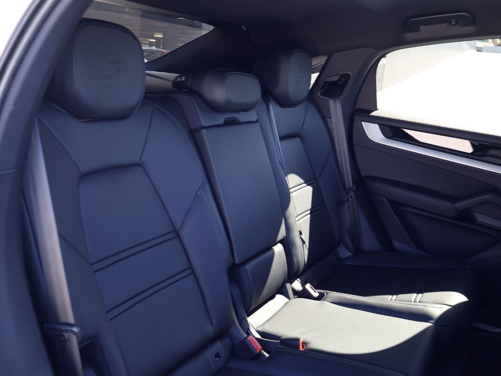 New 2026 Porsche Cayenne Coupe AWD/4WD image 23