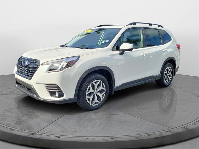 Used 2022 Subaru Forester Premium image 3