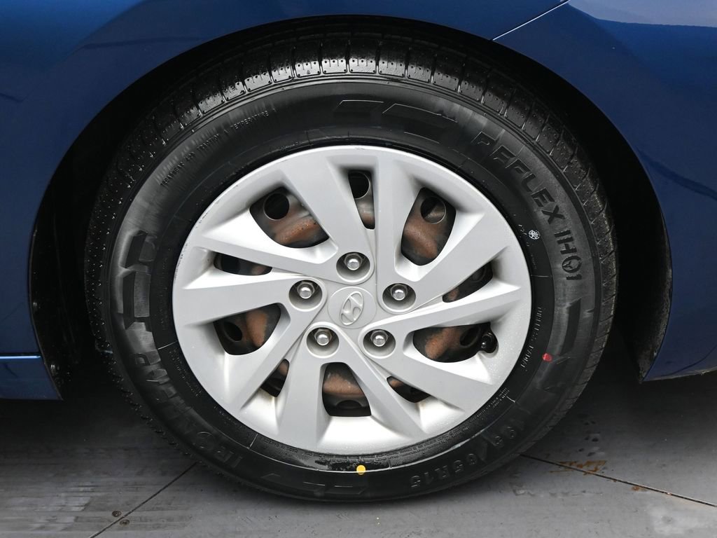 Used 2020 Hyundai Elantra SE image 29