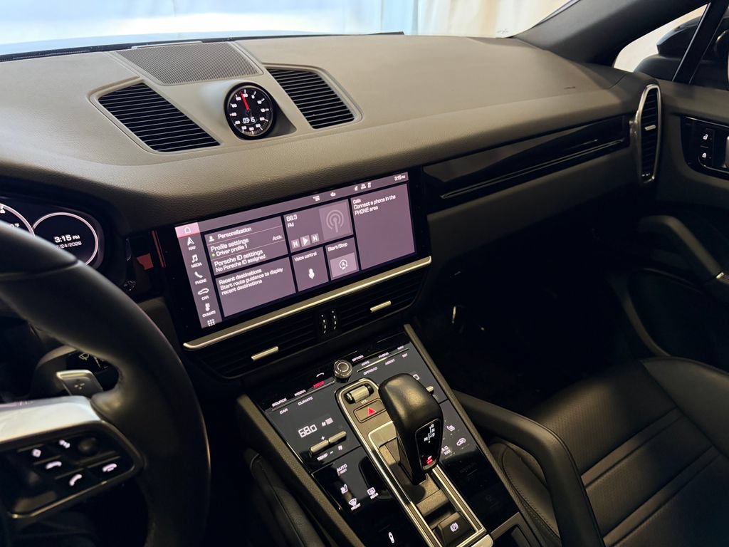 Certified 2021 Porsche Cayenne Coupe AWD/4WD image 18