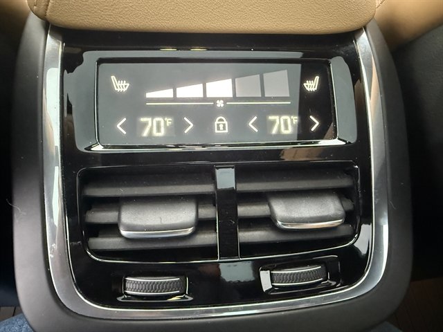 Used 2022 Volvo XC60 B6 Inscription w/ Advanced Package AWD/4WD image 26