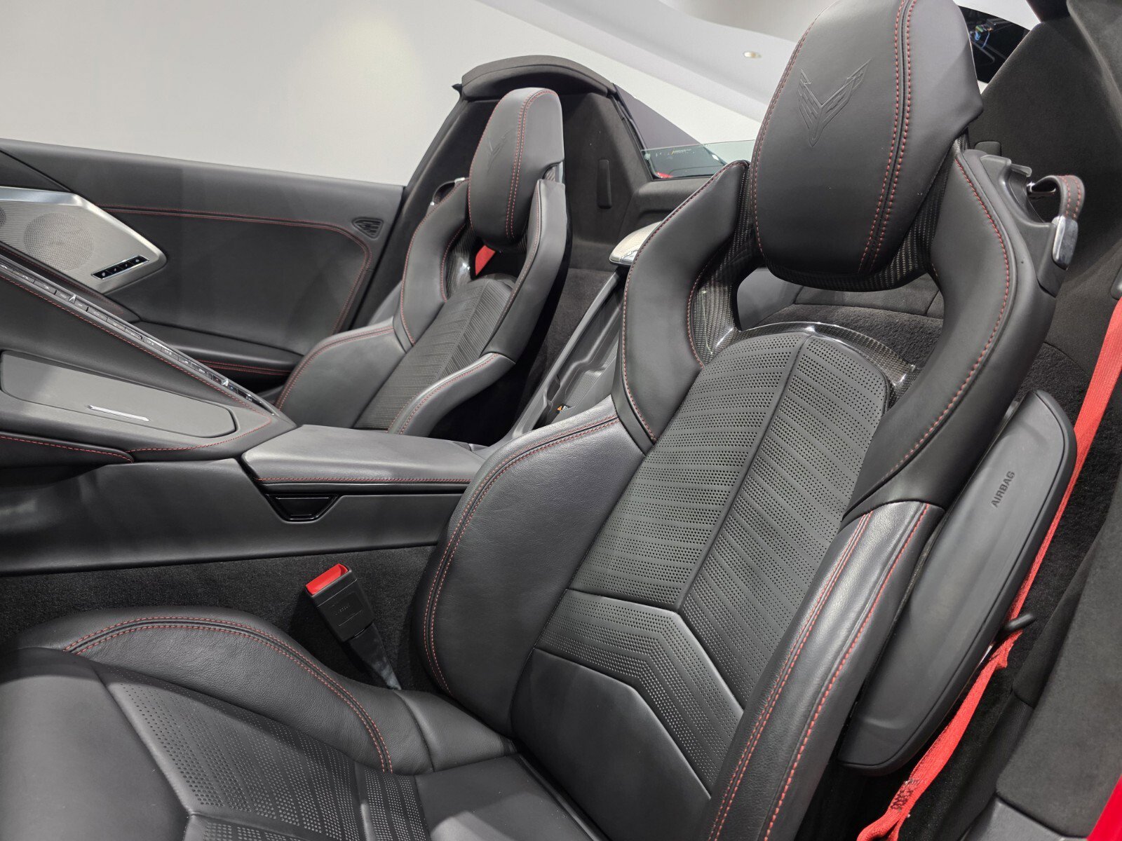 Used 2020 Chevrolet Corvette Stingray Premium Conv w/ 3LT Preferred Equipment Group image 8