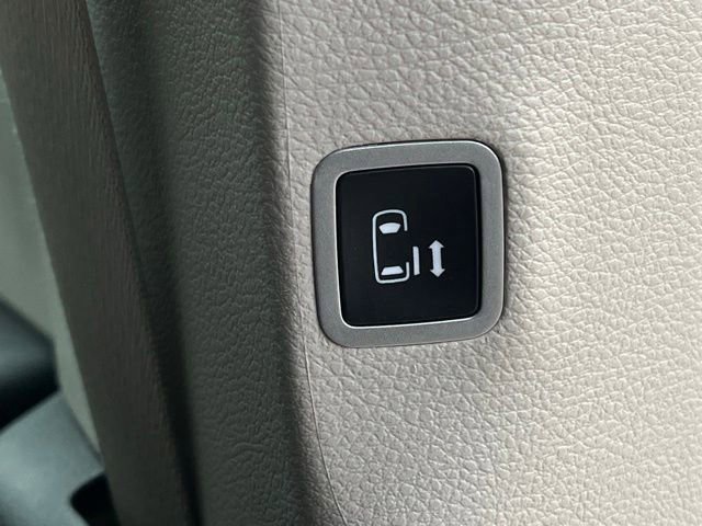 Used 2024 Chrysler Voyager LX FWD image 36