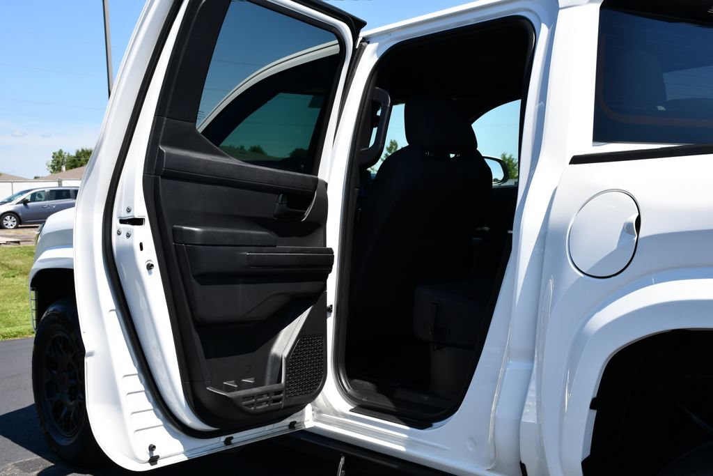Used 2025 Toyota Tacoma SR5 AWD/4WD image 22