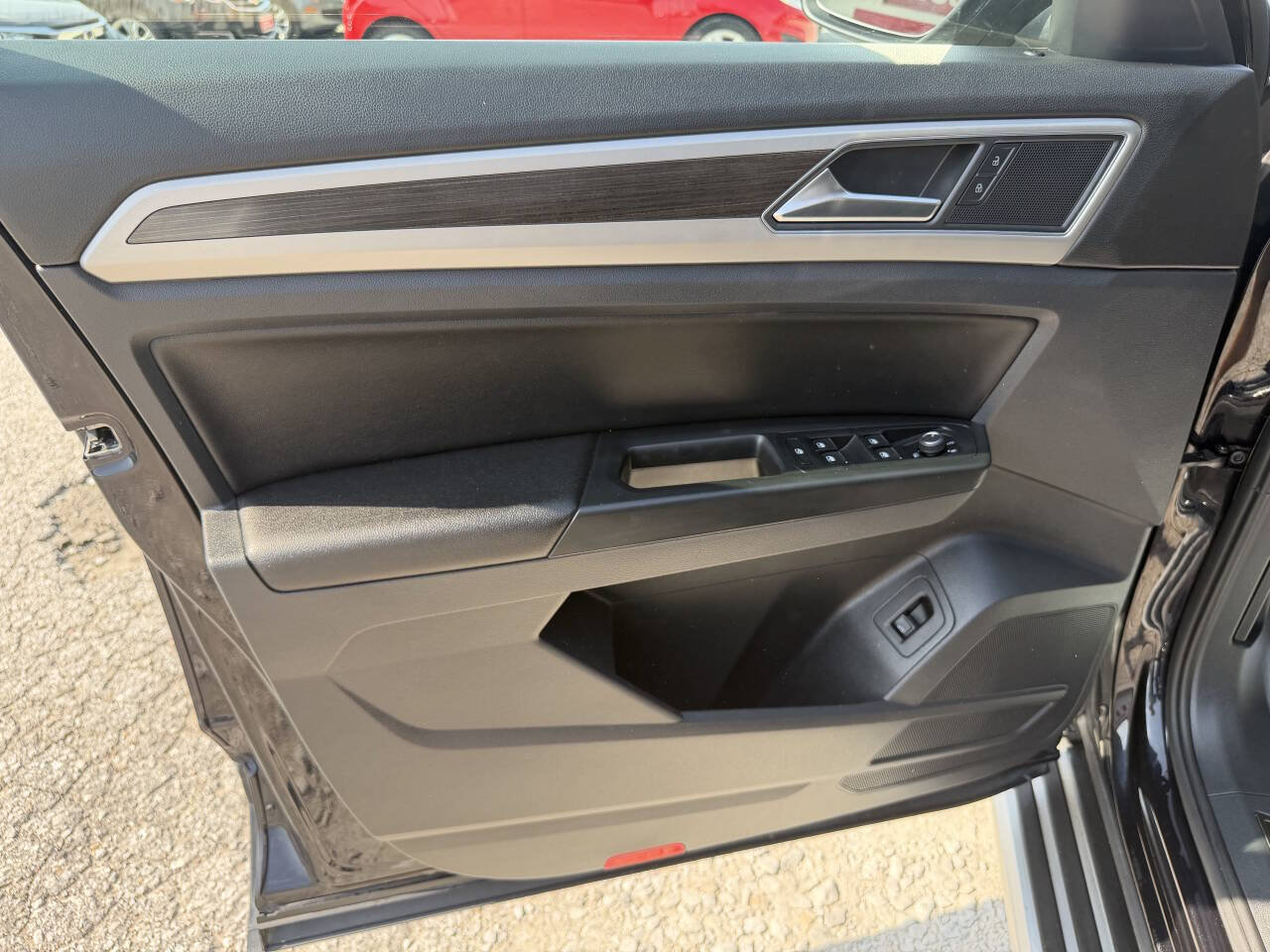 Used 2018 Volkswagen Atlas SEL AWD/4WD image 13