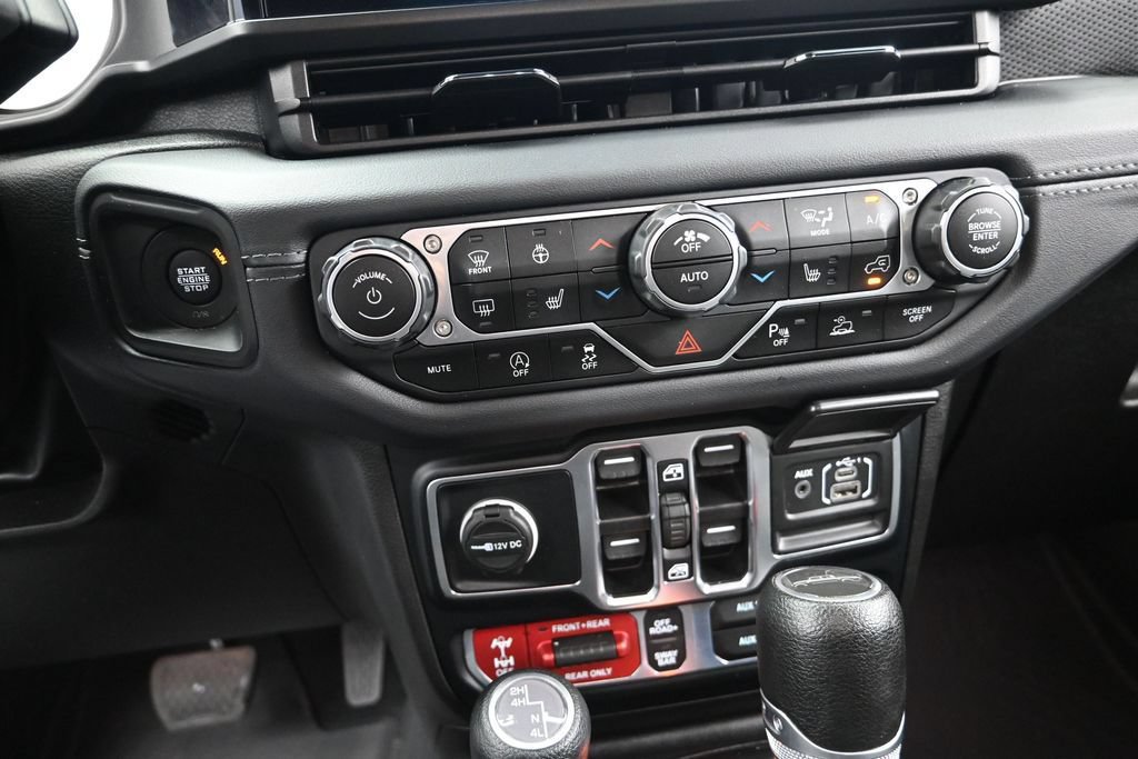 Used 2024 Jeep Gladiator Rubicon w/ Safety Group AWD/4WD image 14