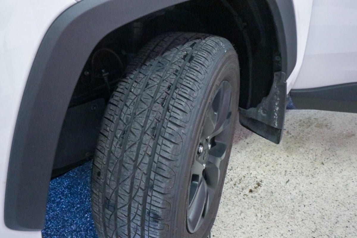 Used 2024 Toyota RAV4 LE FWD image 9