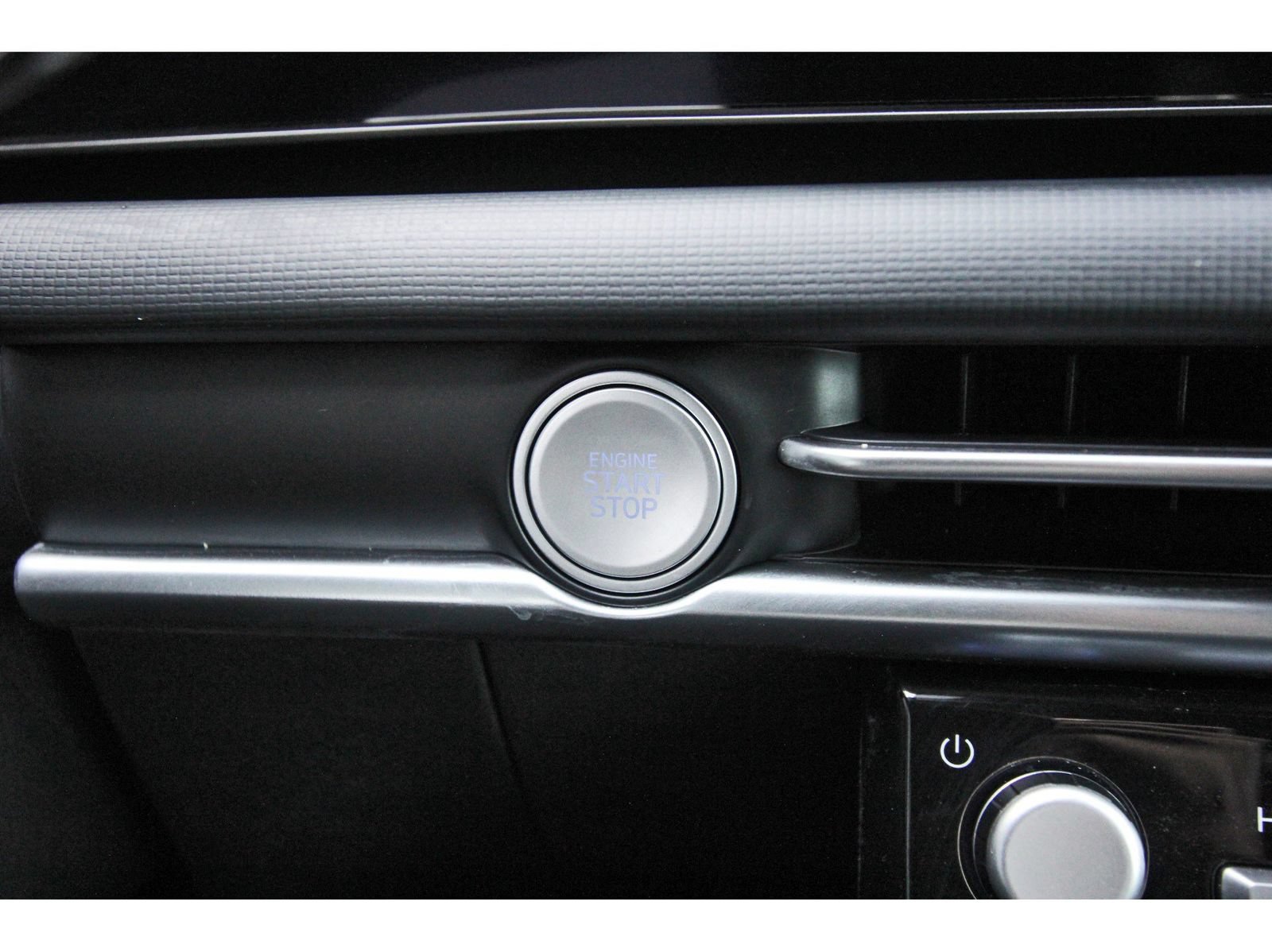 Certified 2026 Hyundai Santa Cruz SEL FWD image 27