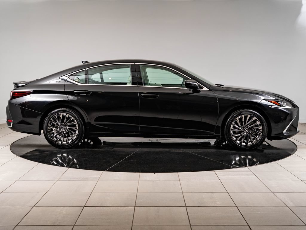 Certified 2024 Lexus ES 300h Ultra Luxury FWD image 11