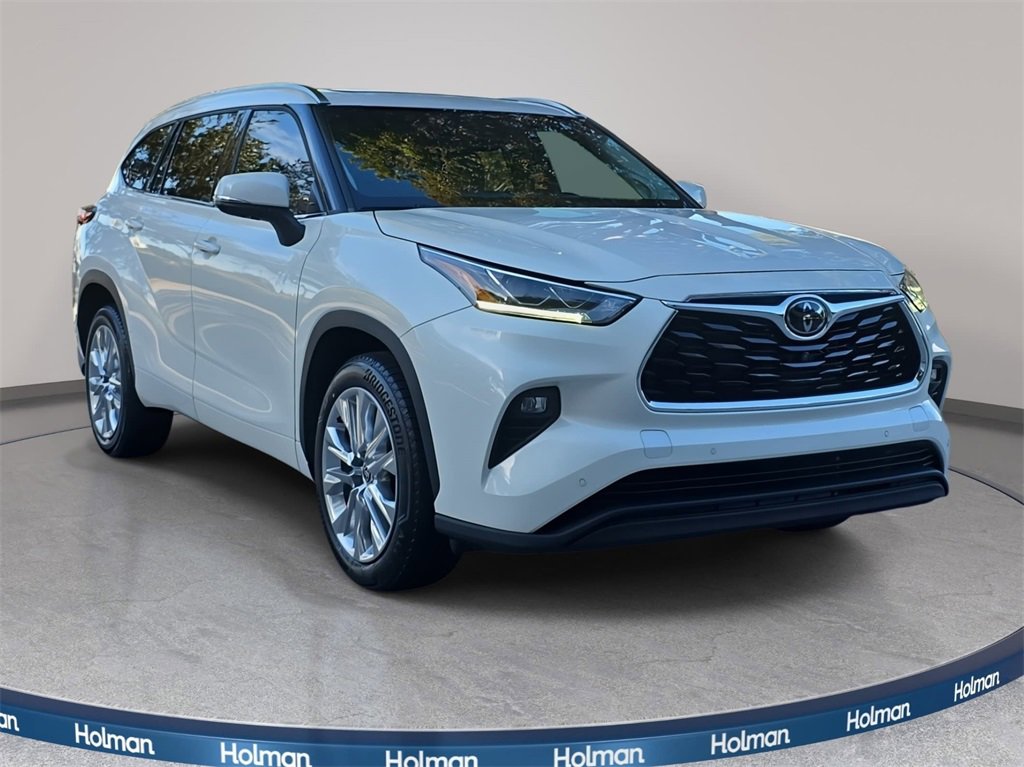 Used 2021 Toyota Highlander Limited image 4
