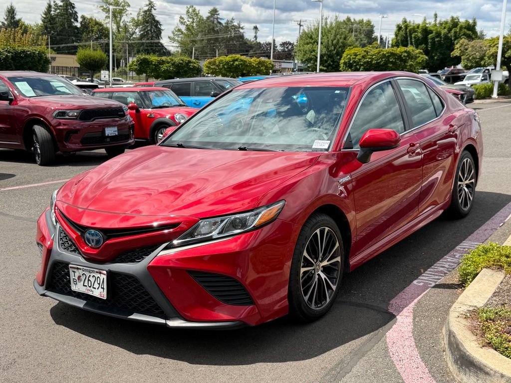 Used 2020 Toyota Camry SE FWD image 4