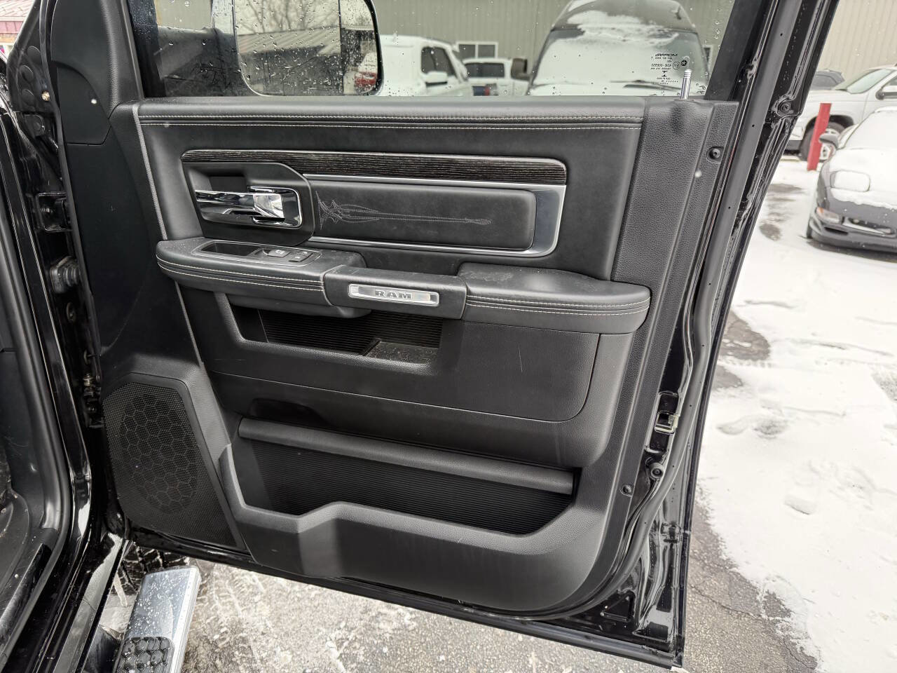 Used 2016 RAM 3500 Laramie Longhorn image 35