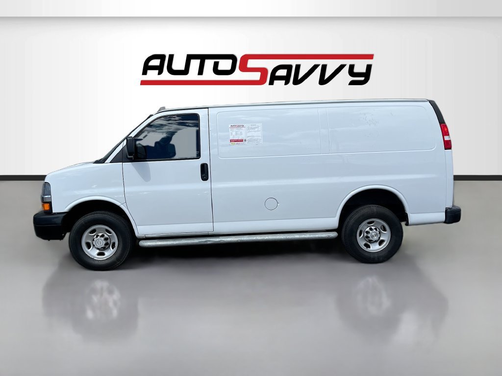 Used 2023 Chevrolet Express 2500 w/ Driver Convenience Package RWD image 4