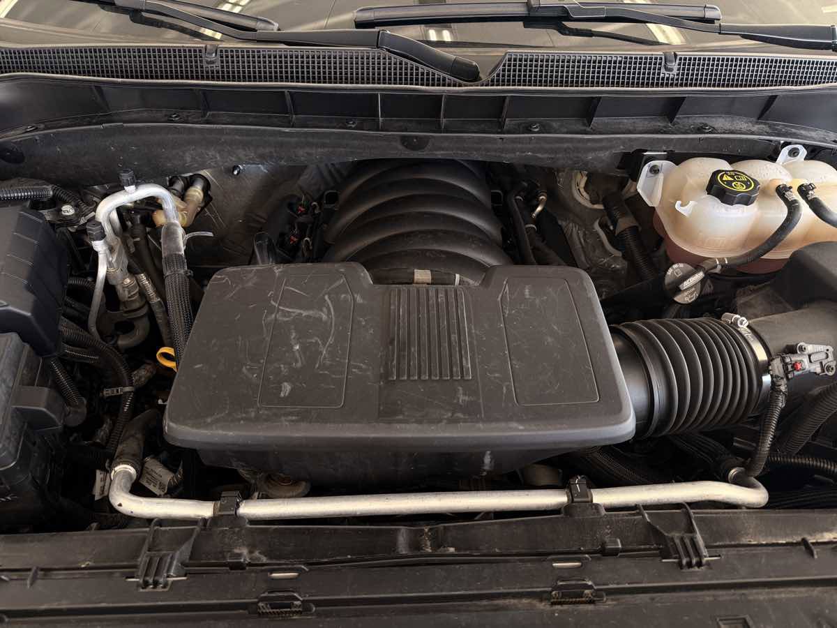 Used 2023 Chevrolet Suburban Premier image 23