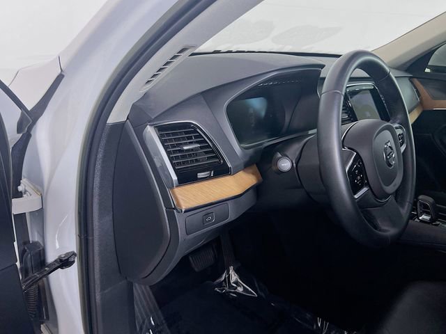 Used 2023 Volvo XC90 B6 Plus w/ Protection Package Premier AWD/4WD image 11