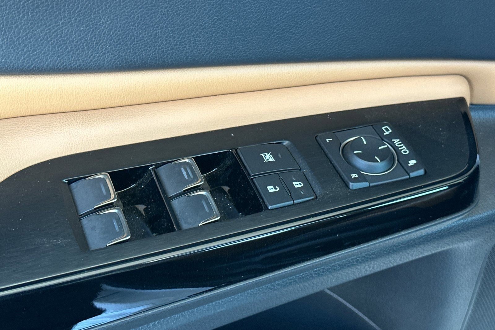 Certified 2023 Lexus ES 250 w/ Premium Package AWD/4WD image 14