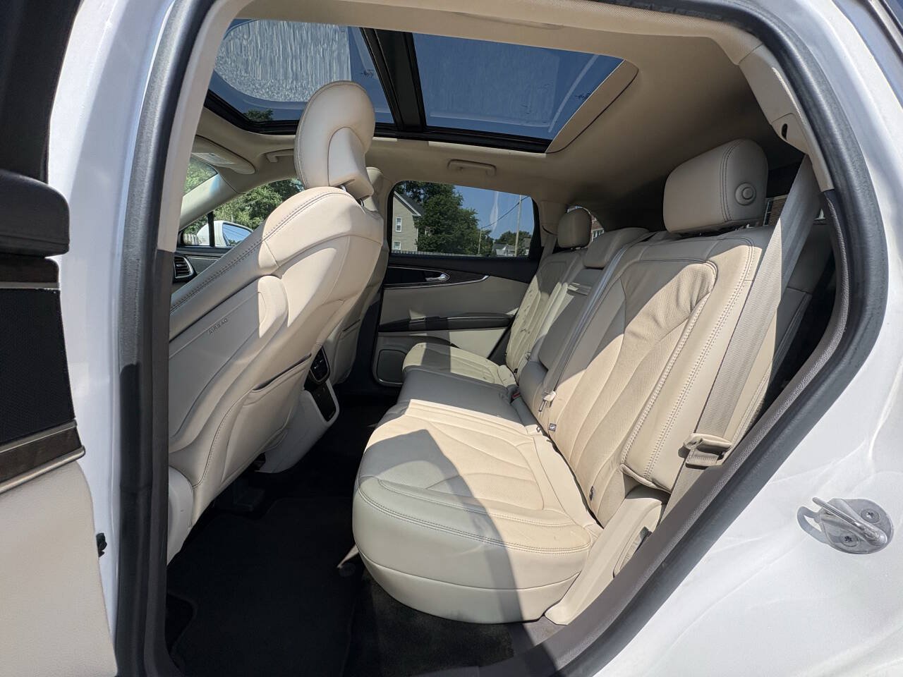 Used 2016 Lincoln MKX Reserve w/ Technology Package AWD/4WD image 33