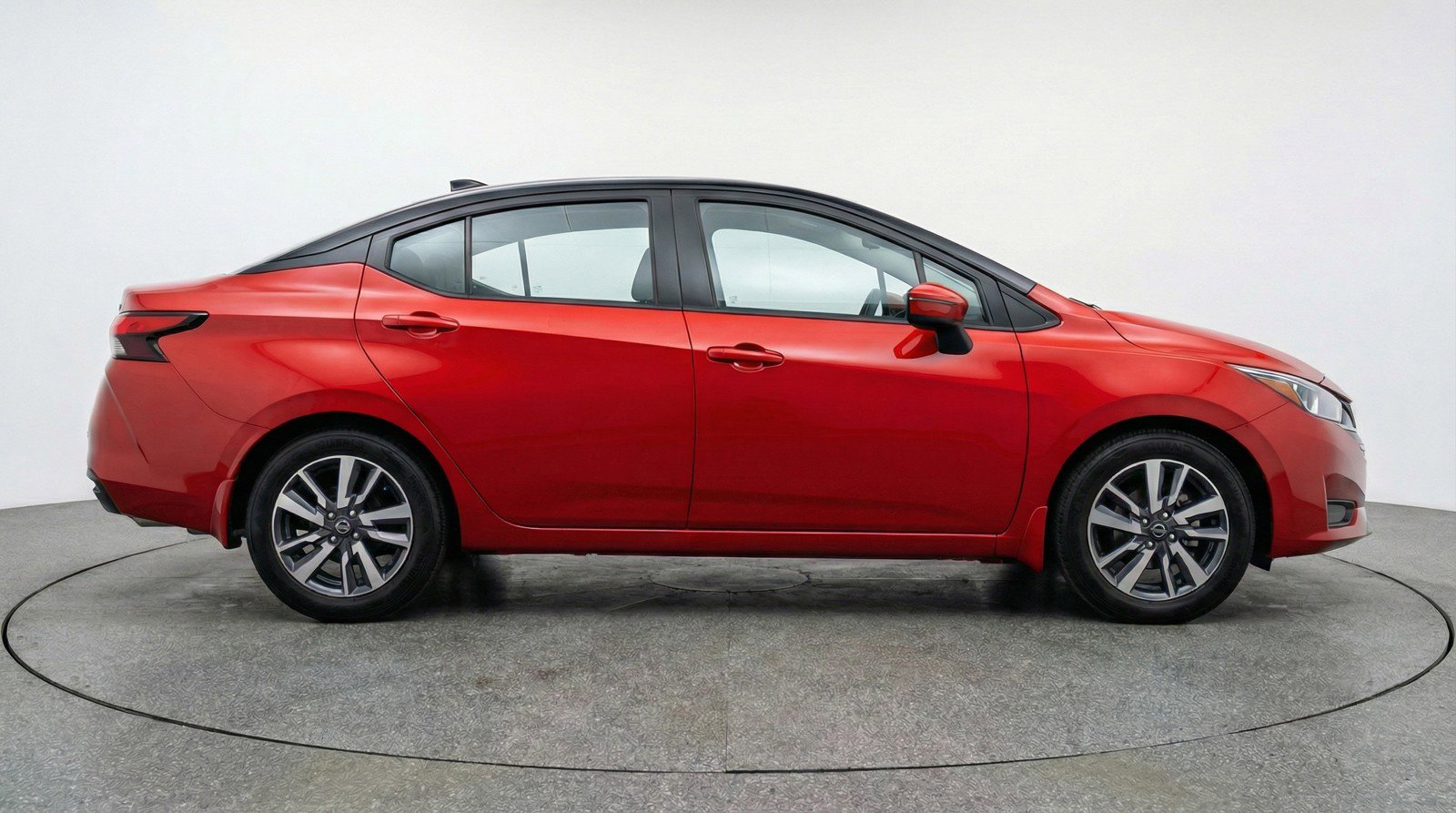 Used 2025 Nissan Versa SV FWD image 11